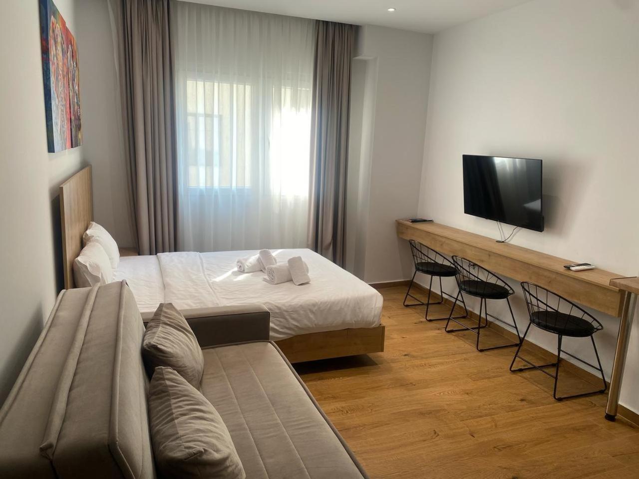 Factory Inn, Nilie Hospitality Mgmt Thessaloniki Buitenkant foto